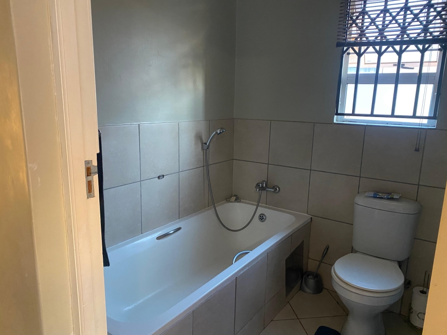2 Bedroom Property for Sale in Glenway Estate Gauteng