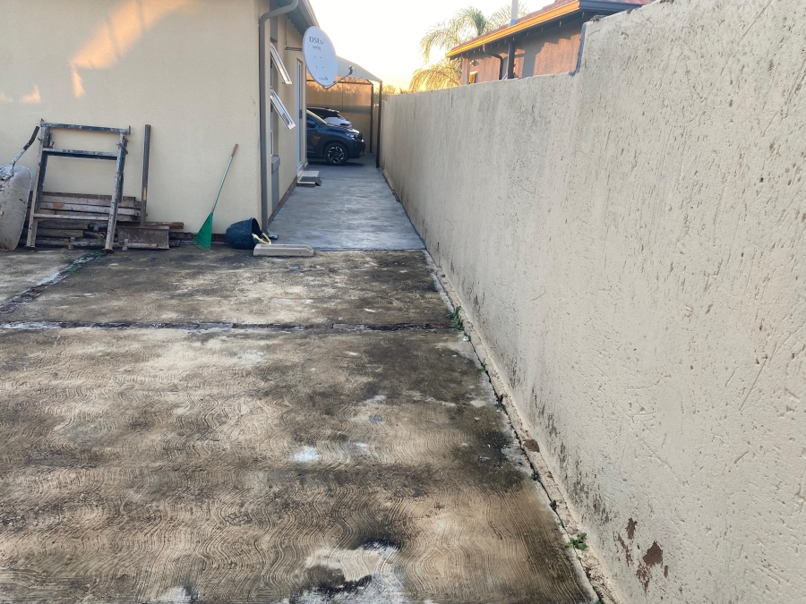 2 Bedroom Property for Sale in Glenway Estate Gauteng