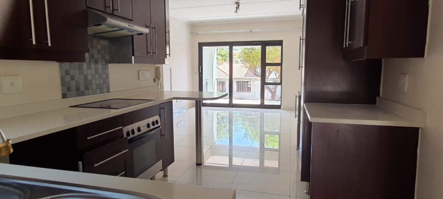 To Let 1 Bedroom Property for Rent in Greenstone Hill Gauteng