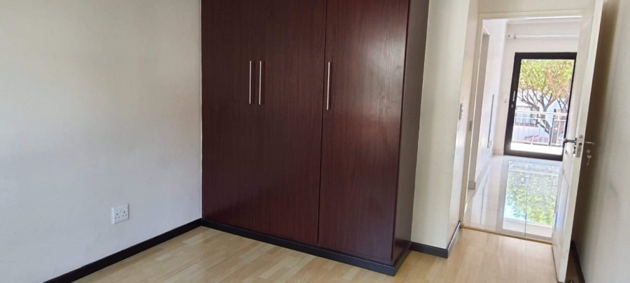 To Let 1 Bedroom Property for Rent in Greenstone Hill Gauteng