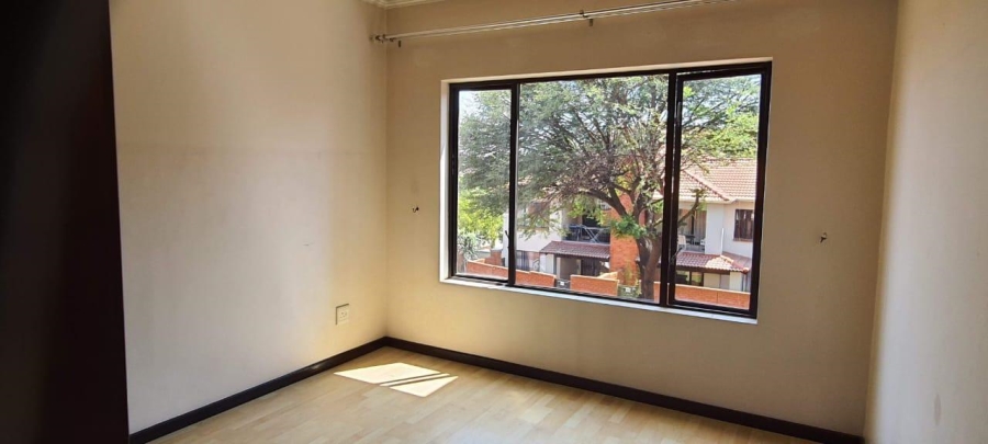 To Let 1 Bedroom Property for Rent in Greenstone Hill Gauteng