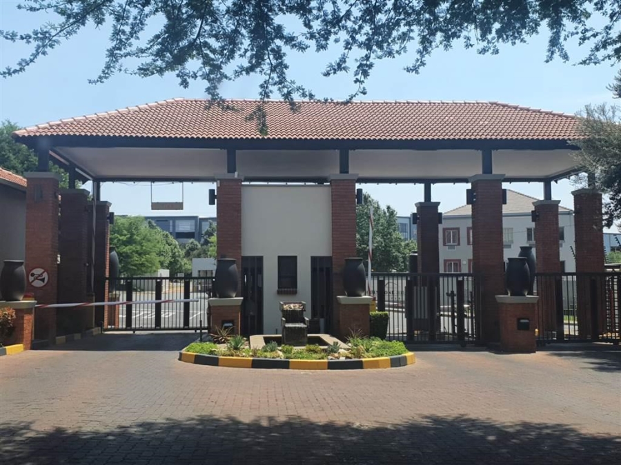 To Let 1 Bedroom Property for Rent in Greenstone Hill Gauteng