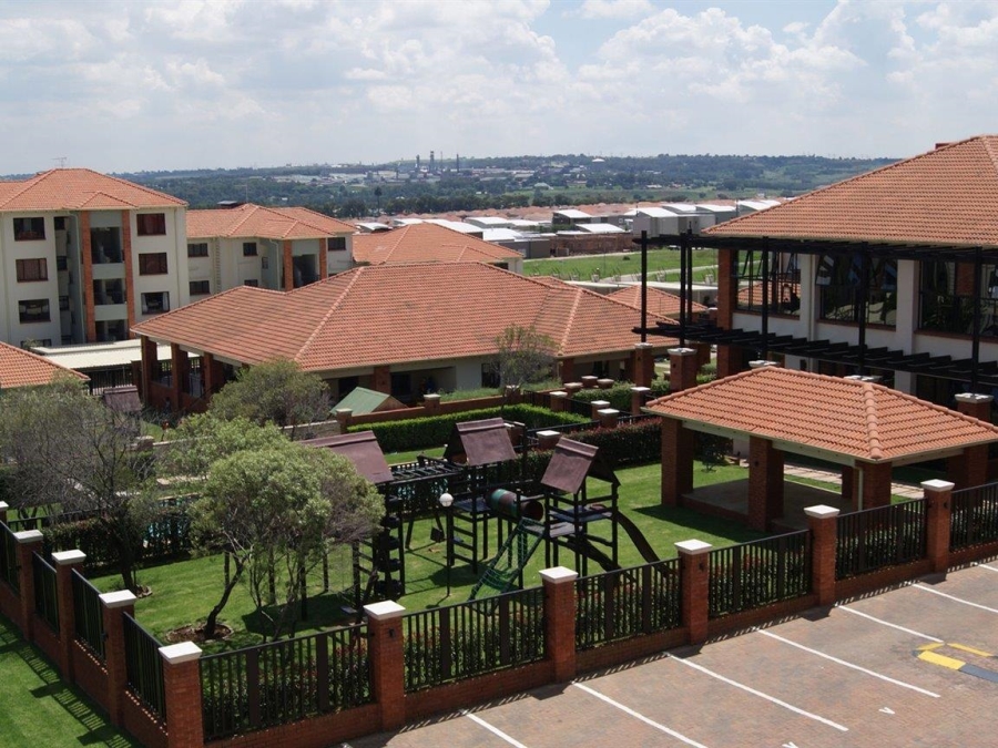 To Let 1 Bedroom Property for Rent in Greenstone Hill Gauteng