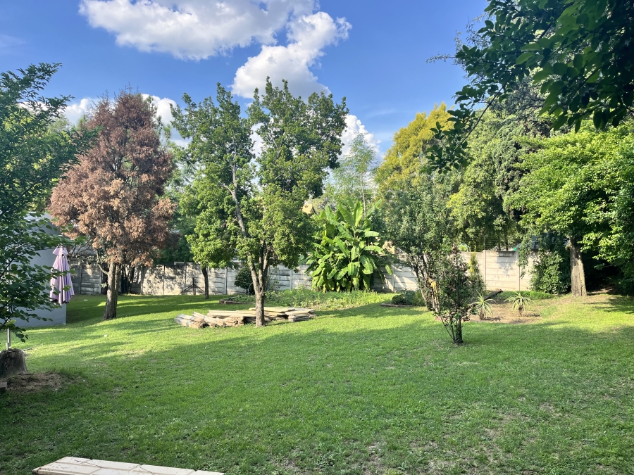 4 Bedroom Property for Sale in Magaliessig Gauteng