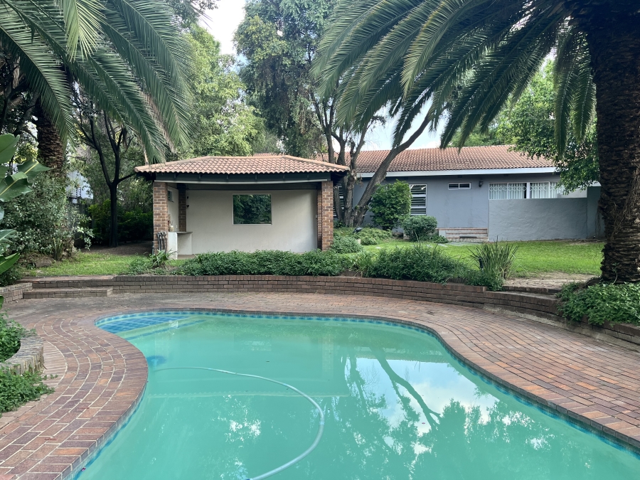 4 Bedroom Property for Sale in Magaliessig Gauteng