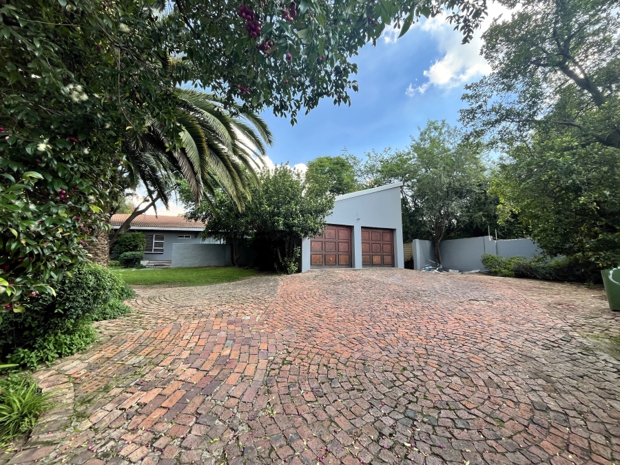 4 Bedroom Property for Sale in Magaliessig Gauteng