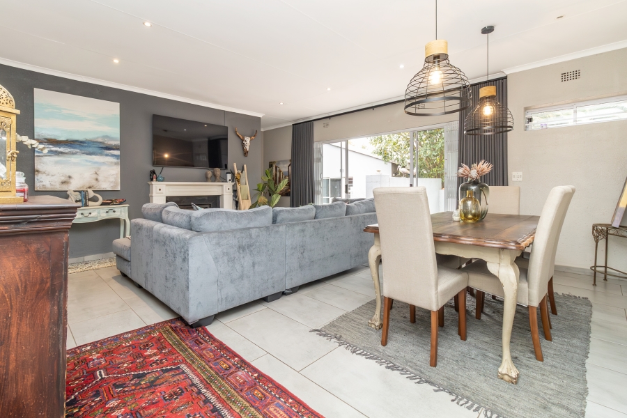 4 Bedroom Property for Sale in Magaliessig Gauteng