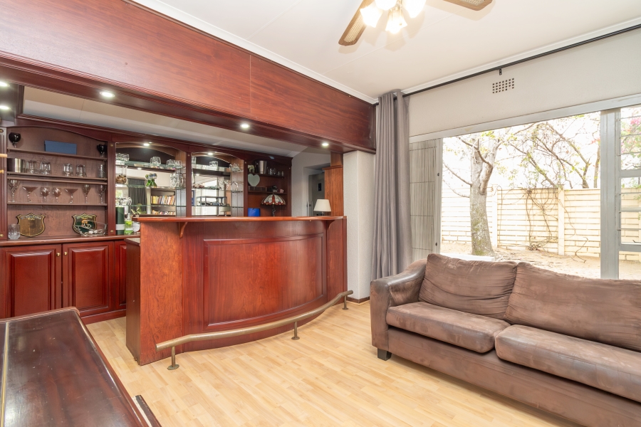 4 Bedroom Property for Sale in Magaliessig Gauteng
