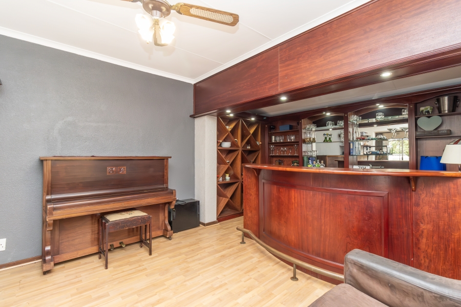4 Bedroom Property for Sale in Magaliessig Gauteng