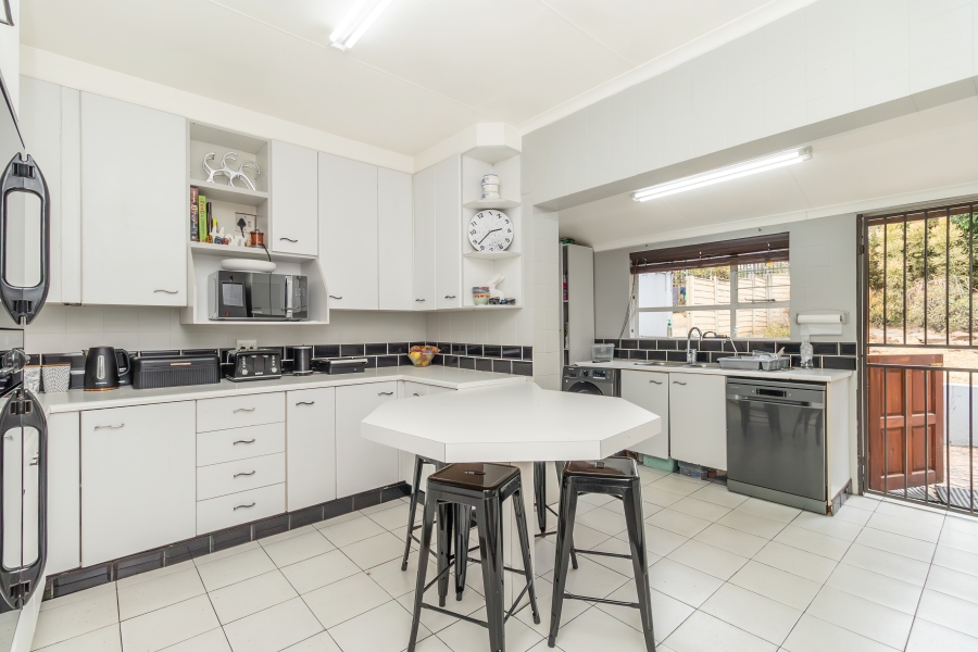 4 Bedroom Property for Sale in Magaliessig Gauteng