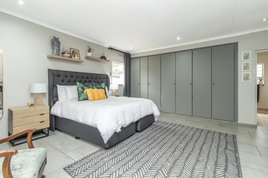 4 Bedroom Property for Sale in Magaliessig Gauteng