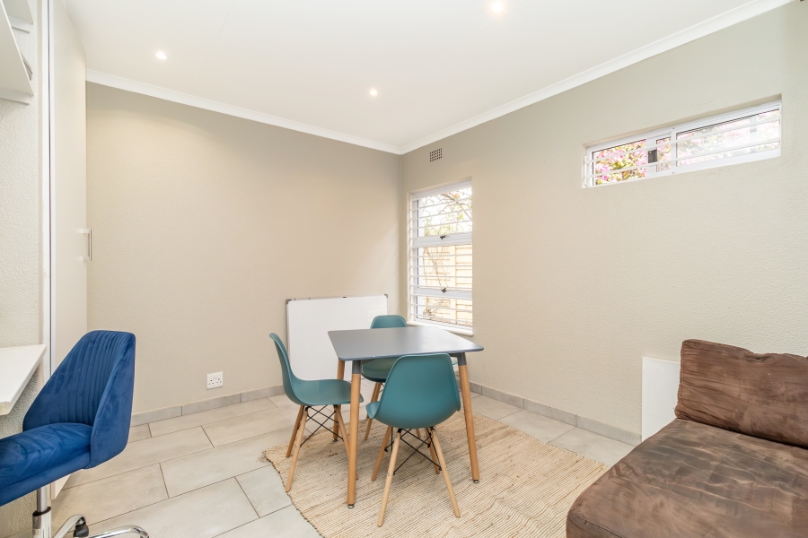 4 Bedroom Property for Sale in Magaliessig Gauteng