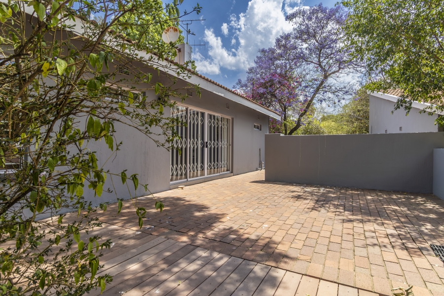 4 Bedroom Property for Sale in Magaliessig Gauteng