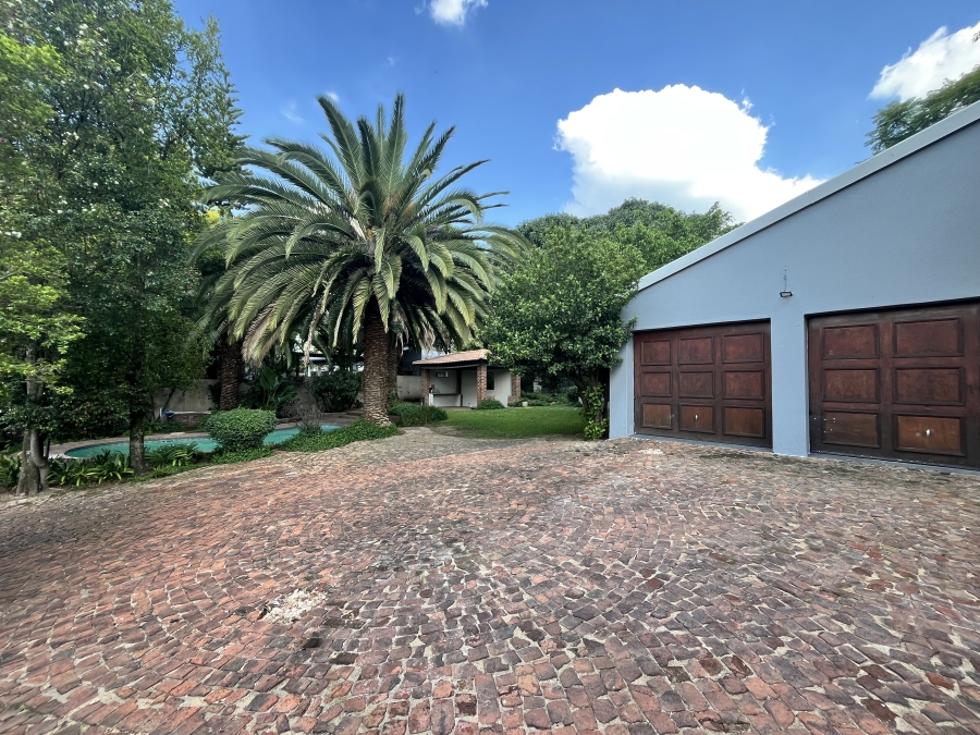 4 Bedroom Property for Sale in Magaliessig Gauteng
