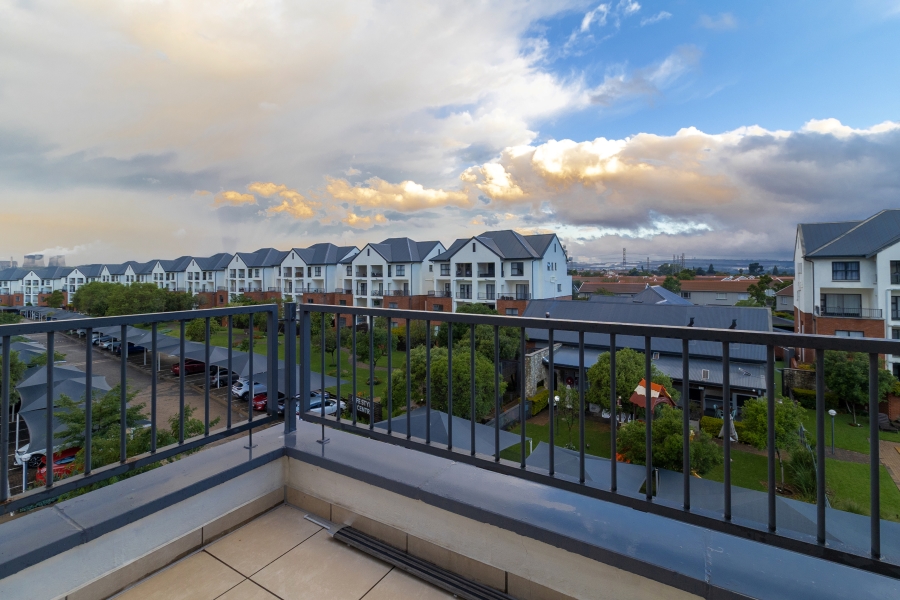 2 Bedroom Property for Sale in Greenstone Crest Gauteng
