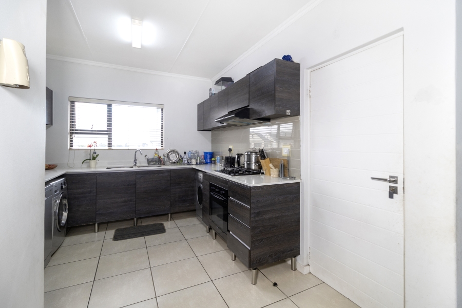 2 Bedroom Property for Sale in Greenstone Crest Gauteng