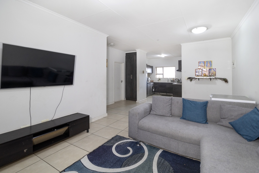 2 Bedroom Property for Sale in Greenstone Crest Gauteng