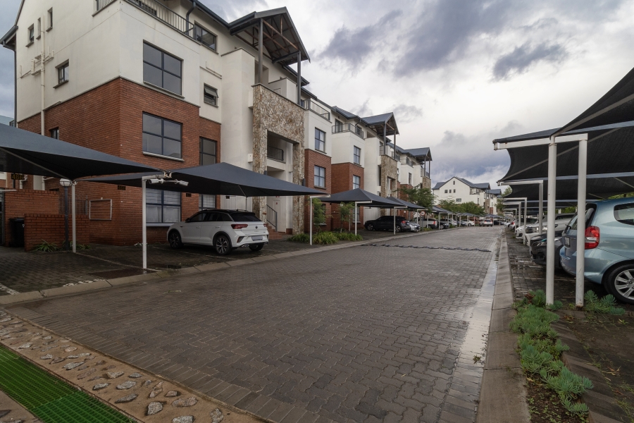 2 Bedroom Property for Sale in Greenstone Crest Gauteng