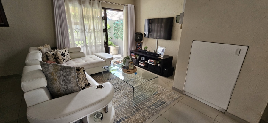 2 Bedroom Property for Sale in Greenstone Hill Gauteng