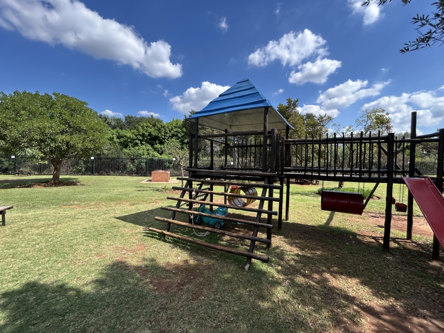 2 Bedroom Property for Sale in Annlin Gauteng