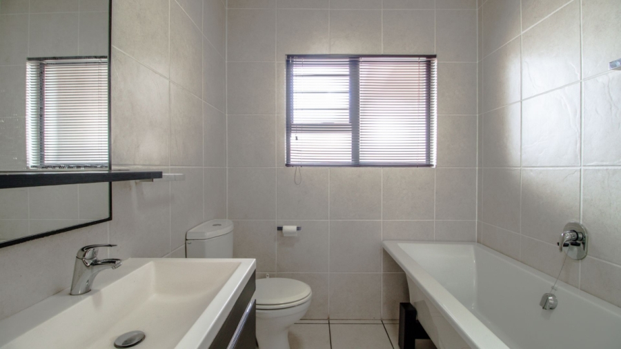 3 Bedroom Property for Sale in Greenstone Hill Gauteng