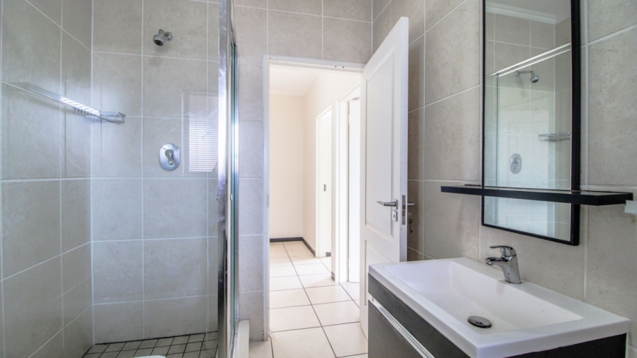 3 Bedroom Property for Sale in Greenstone Hill Gauteng