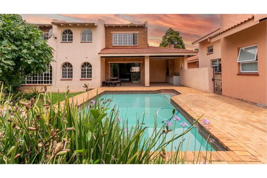To Let 4 Bedroom Property for Rent in Bedfordview Gauteng
