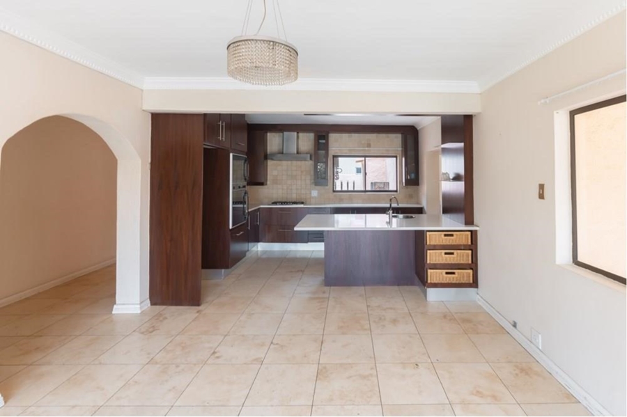 To Let 4 Bedroom Property for Rent in Bedfordview Gauteng