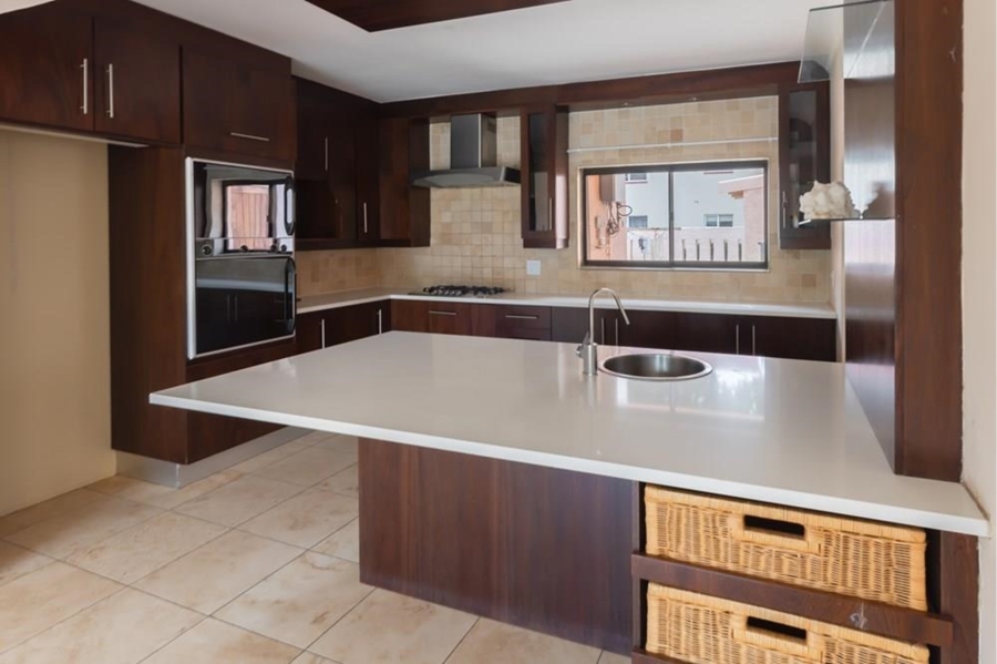 To Let 4 Bedroom Property for Rent in Bedfordview Gauteng