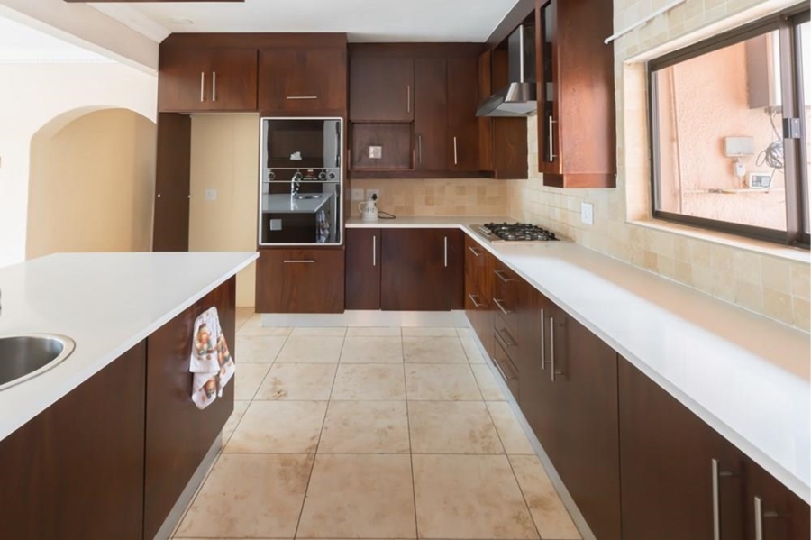 To Let 4 Bedroom Property for Rent in Bedfordview Gauteng