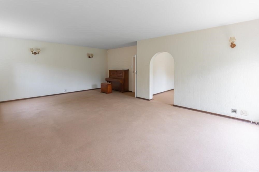 To Let 4 Bedroom Property for Rent in Bedfordview Gauteng