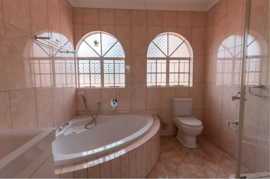 To Let 4 Bedroom Property for Rent in Bedfordview Gauteng