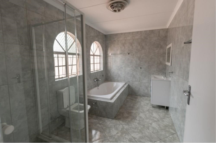 To Let 4 Bedroom Property for Rent in Bedfordview Gauteng