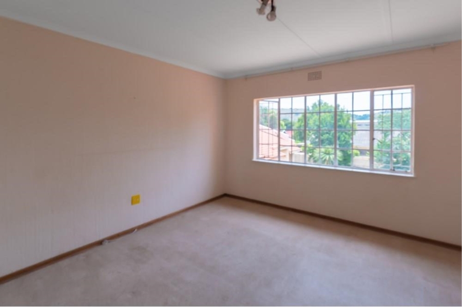 To Let 4 Bedroom Property for Rent in Bedfordview Gauteng