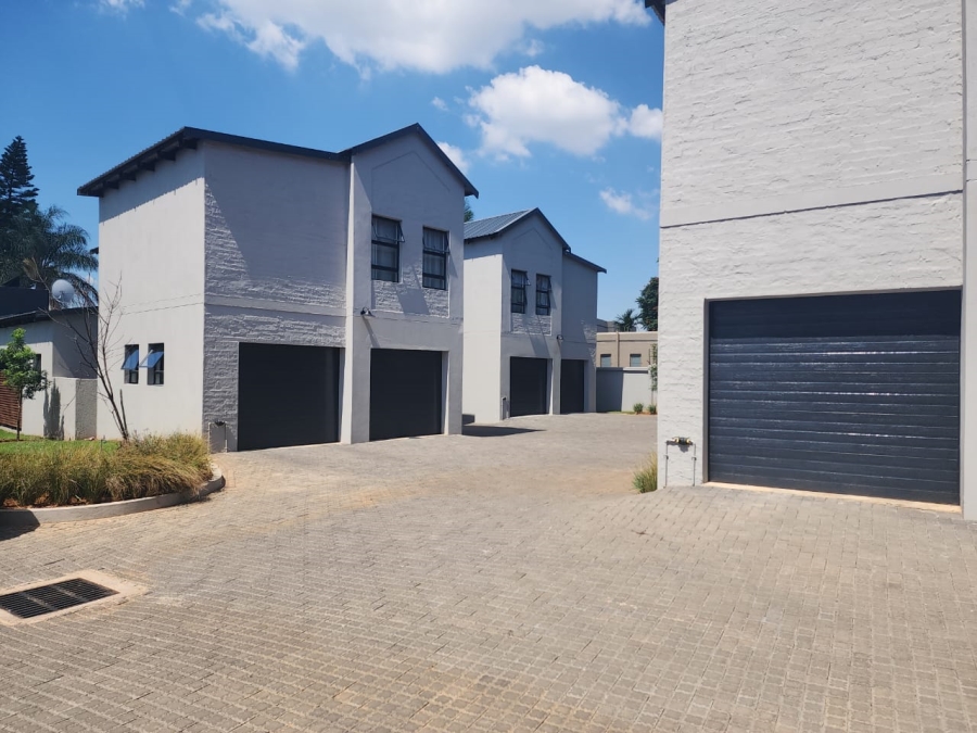 3 Bedroom Property for Sale in Magalieskruin Gauteng