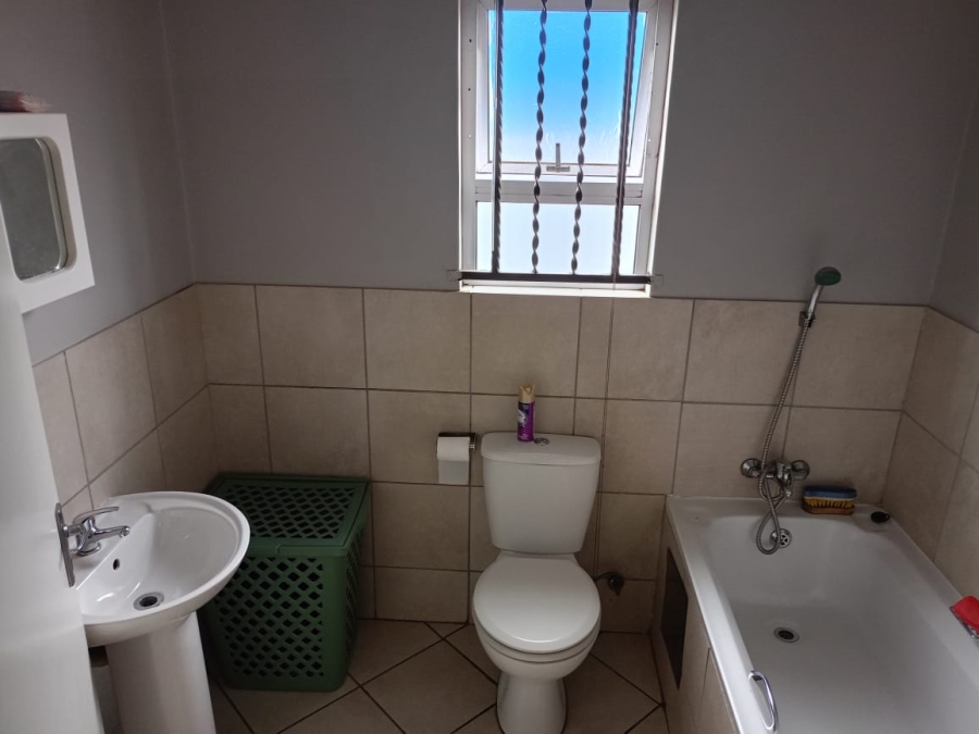 2 Bedroom Property for Sale in Crystal Park Gauteng