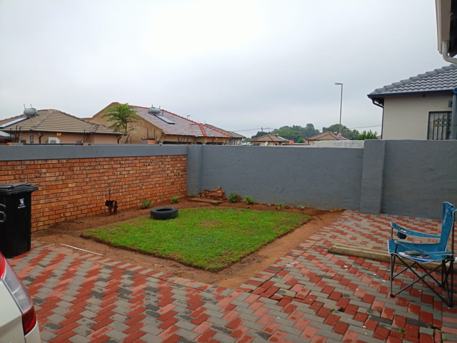 2 Bedroom Property for Sale in Crystal Park Gauteng