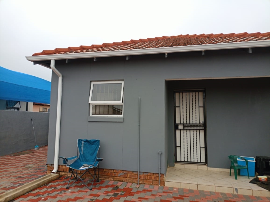 2 Bedroom Property for Sale in Crystal Park Gauteng
