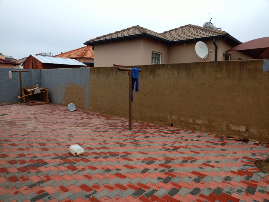 2 Bedroom Property for Sale in Crystal Park Gauteng