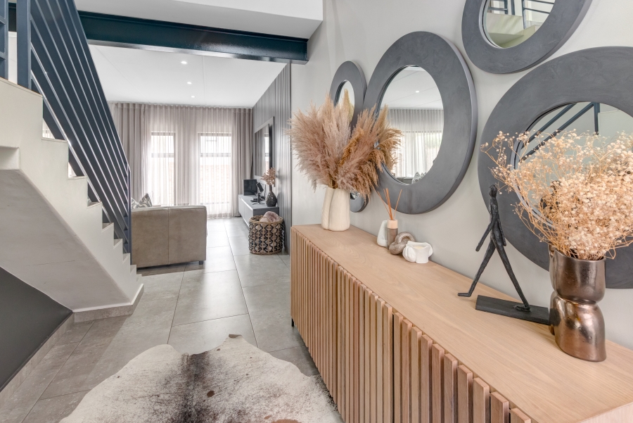 3 Bedroom Property for Sale in Crowthorne AH Gauteng