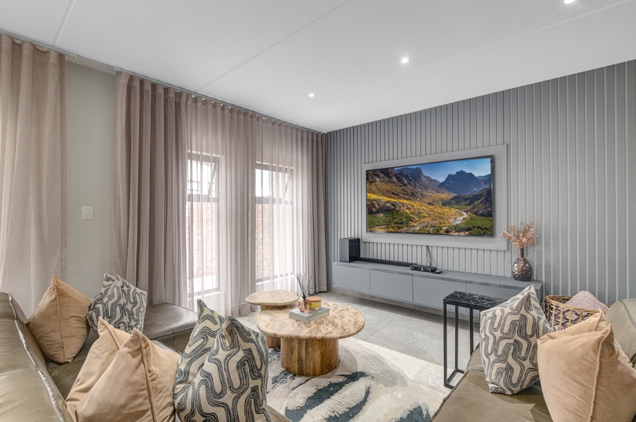 3 Bedroom Property for Sale in Crowthorne AH Gauteng