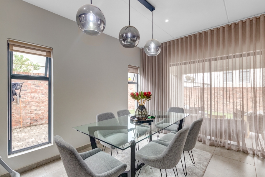 3 Bedroom Property for Sale in Crowthorne AH Gauteng