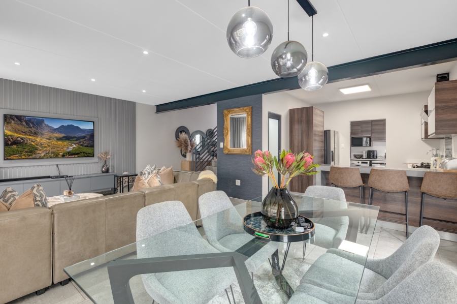 3 Bedroom Property for Sale in Crowthorne AH Gauteng