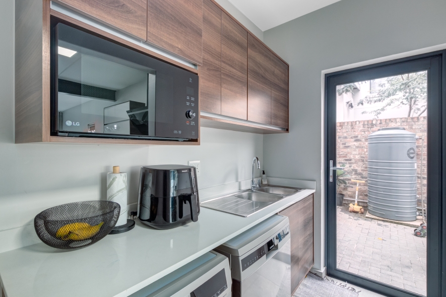 3 Bedroom Property for Sale in Crowthorne AH Gauteng