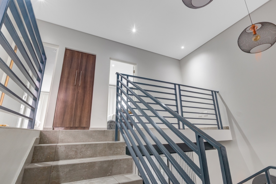 3 Bedroom Property for Sale in Crowthorne AH Gauteng