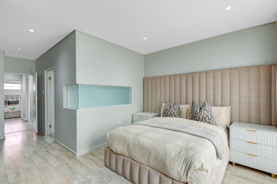 3 Bedroom Property for Sale in Crowthorne AH Gauteng