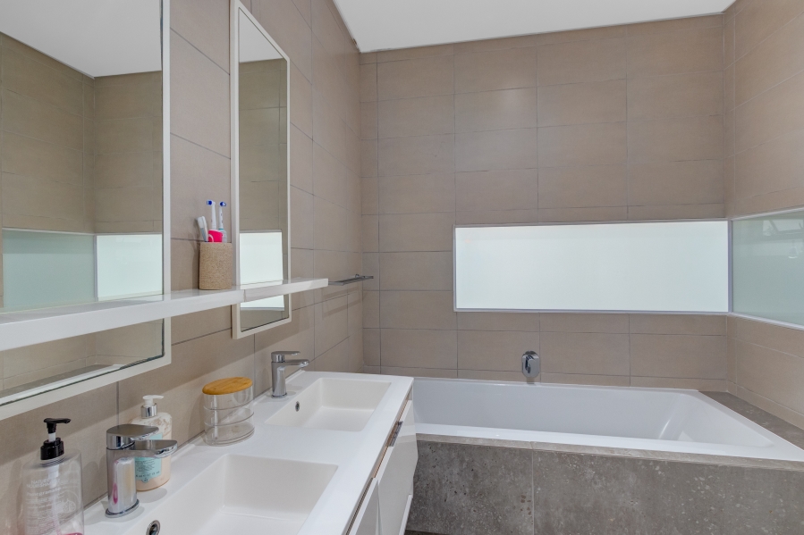 3 Bedroom Property for Sale in Crowthorne AH Gauteng