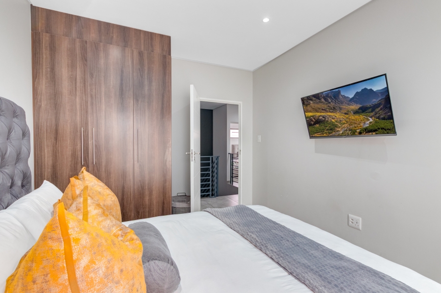 3 Bedroom Property for Sale in Crowthorne AH Gauteng