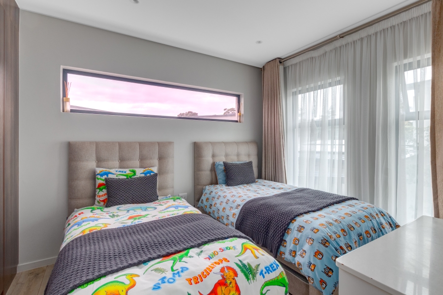 3 Bedroom Property for Sale in Crowthorne AH Gauteng