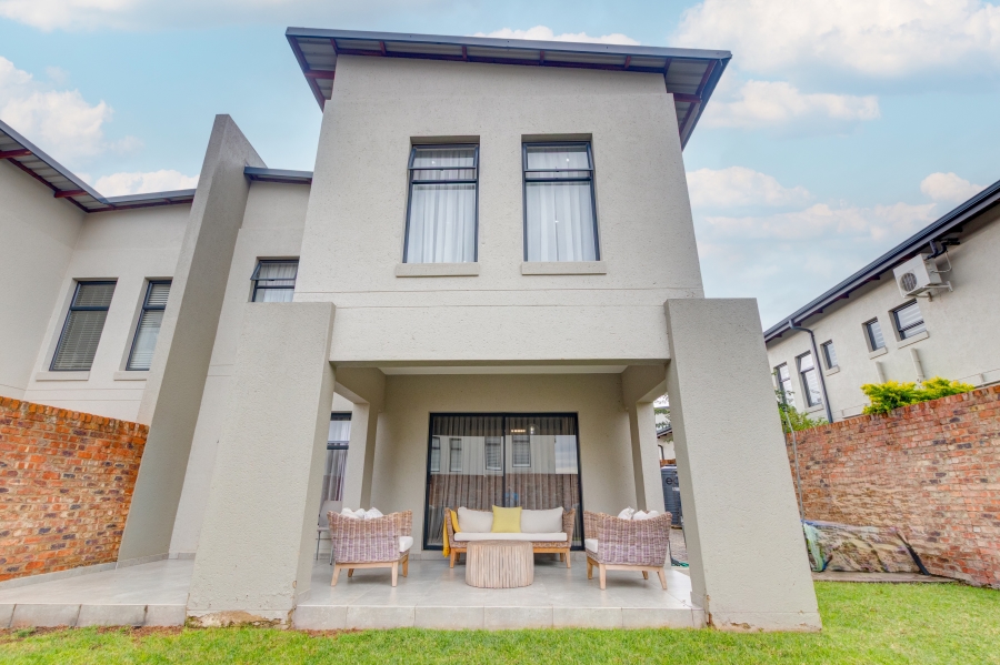 3 Bedroom Property for Sale in Crowthorne AH Gauteng